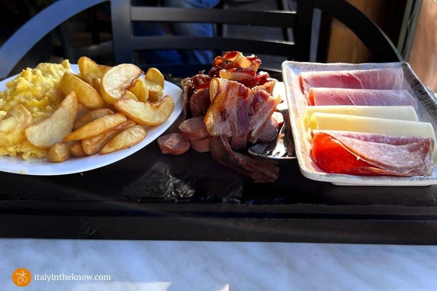 Breakfast at the Vatican Museums
