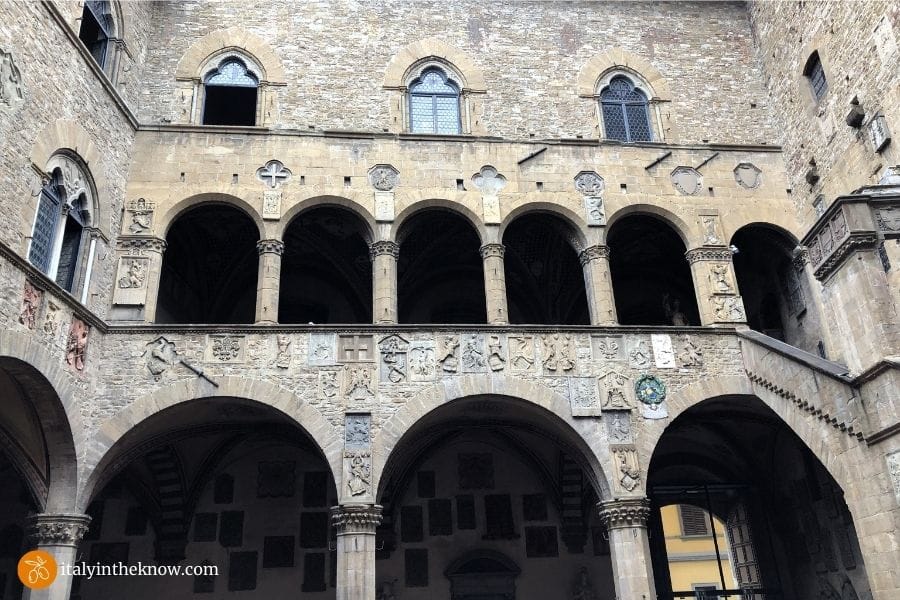 Picture of the courtyard of the Bargello