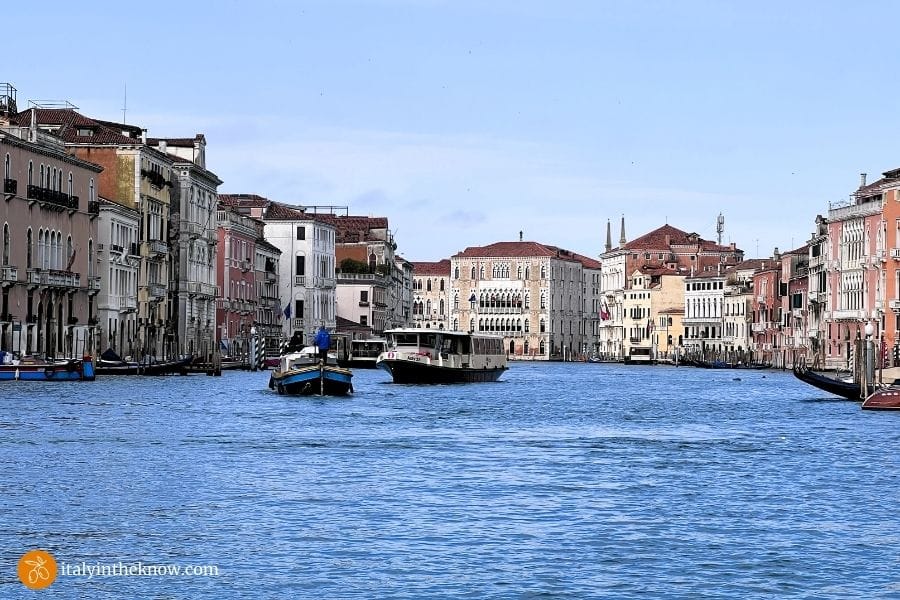 Picture of the Grand Canal with vaporetto