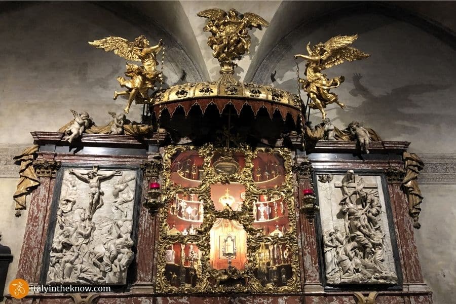 Picture of the Altar of the Relics at the Frari