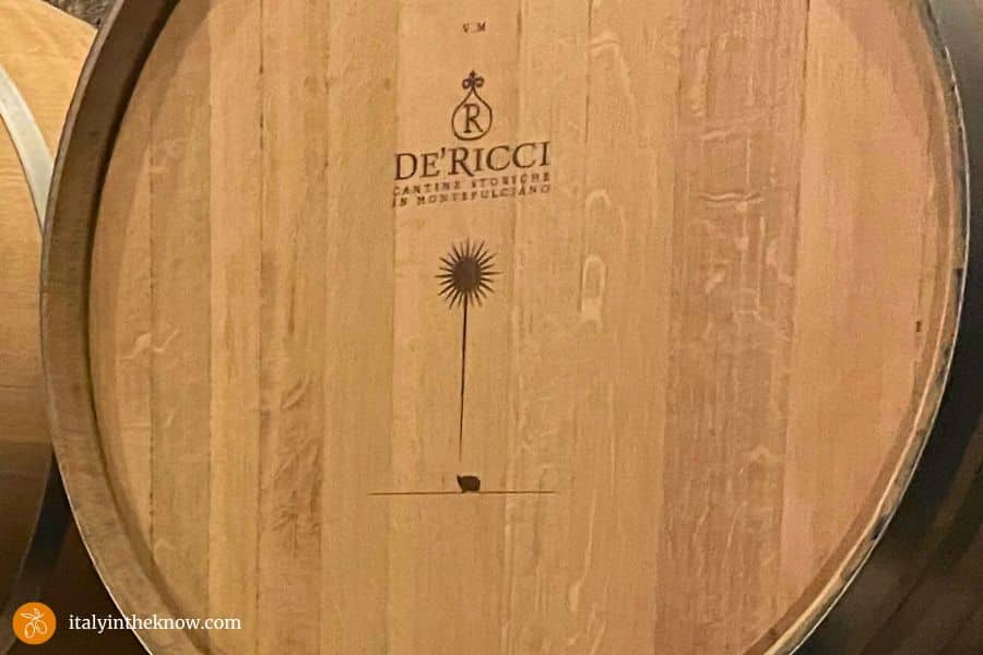 De'Ricci emblem on oak barrel